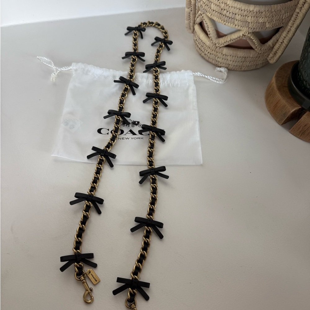 Coach Bow Chain Strap – Black Leather with Brushed Gold 🖤